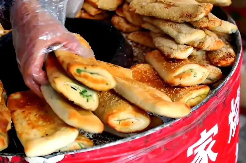 Xiaoyi Baked Flatbread (孝义火烧) — dish photograph