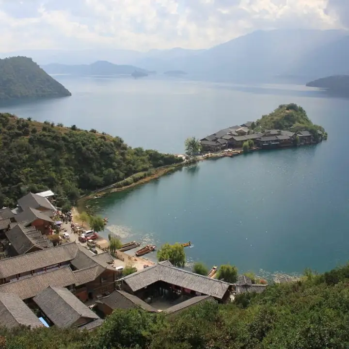 Lugu Lake Sichuan Side (泸沽湖四川段)