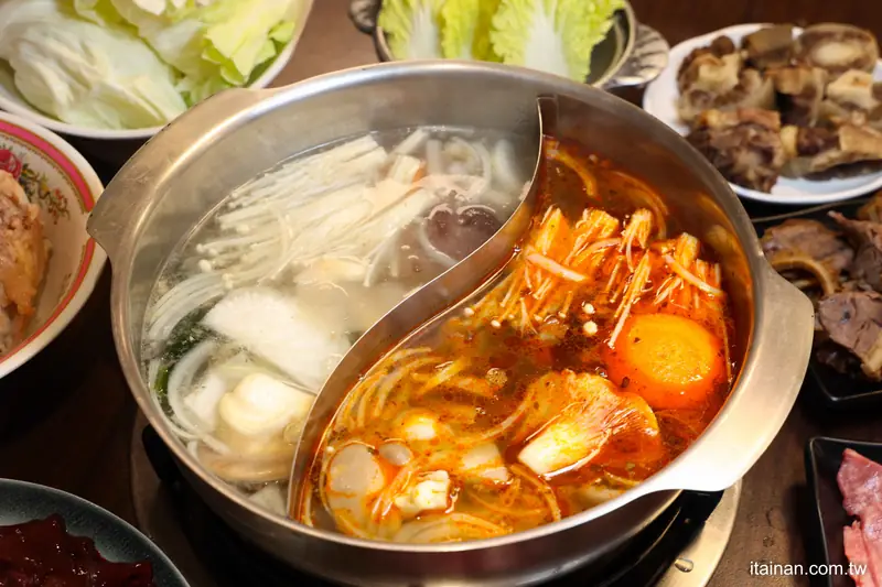 Beef Hot Pot (牛肉炉) — dish photograph