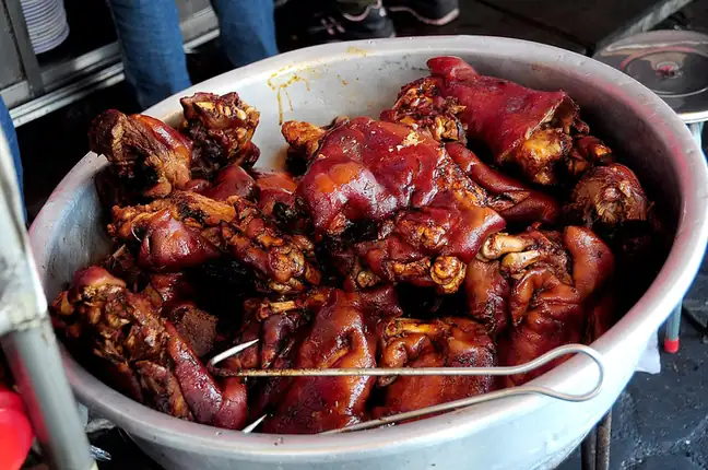 Wanluan Braised Pork Trotters (万峦猪脚) — dish photograph