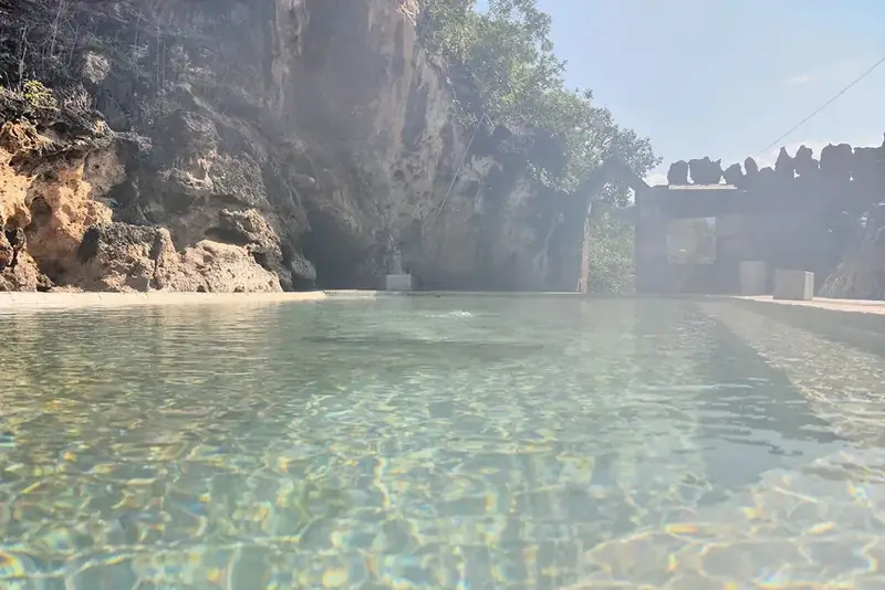 Jifei Hot Spring (鸡飞温泉)