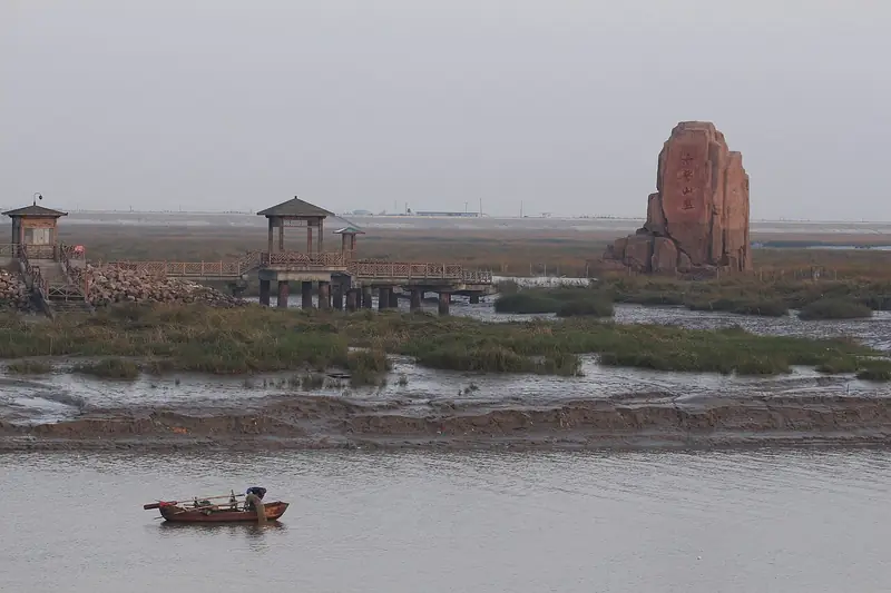 Rudong County (如东县) — representative view · 如东县河岸与亭台