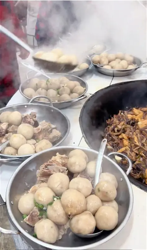 Tongshan Sweet Potato Starch Dumplings (通山包坨) — dish photograph