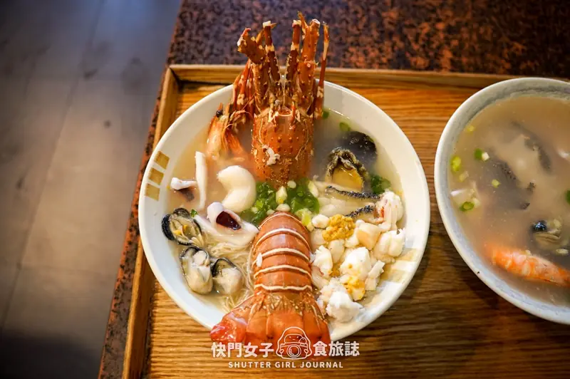 Seafood Congee (海鲜粥) — dish photograph