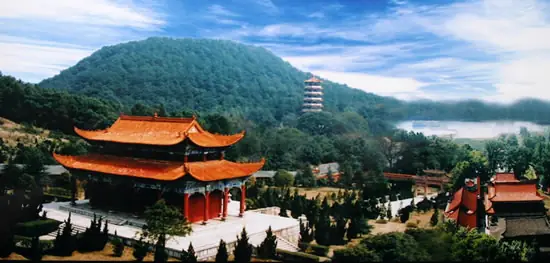 Jiashan Temple (夹山寺)