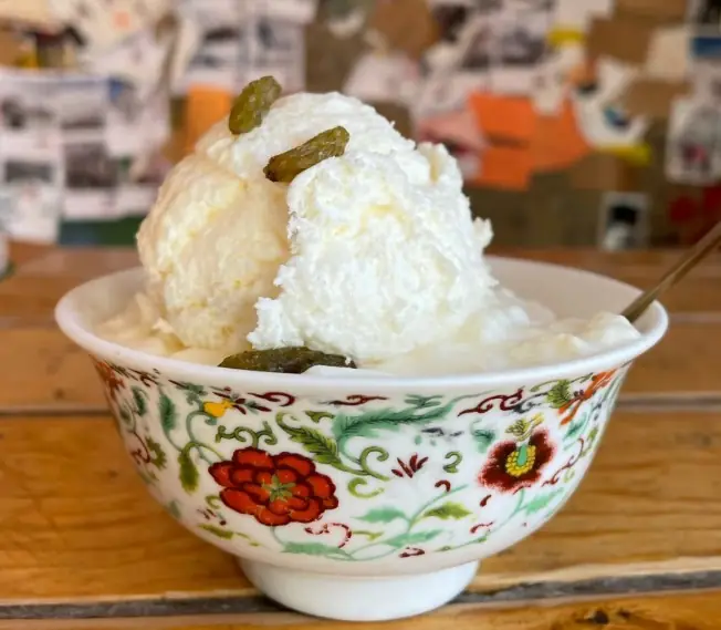 Yak Milk Yogurt (牦牛酸奶) — dish photograph