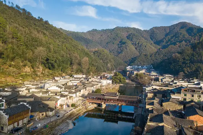 Yaoli Ancient Town (瑶里古镇)
