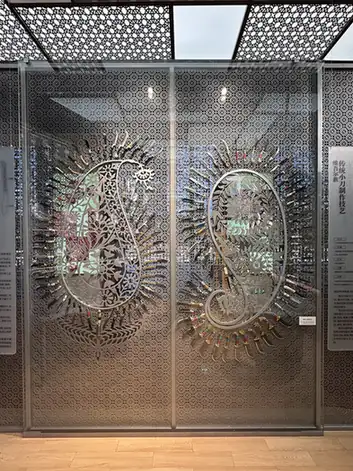 Yengisar Knife Craft Exhibition (英吉沙小刀工艺展示)