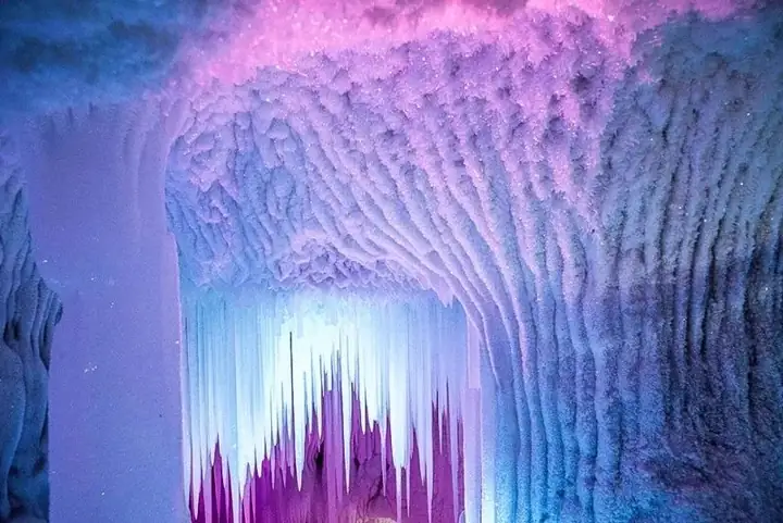 Wannian Ice Cave (万年冰洞)