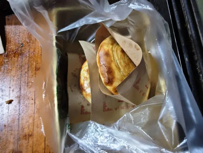 Yanjin Stuffed Baked Buns (延津火烧) — dish photograph
