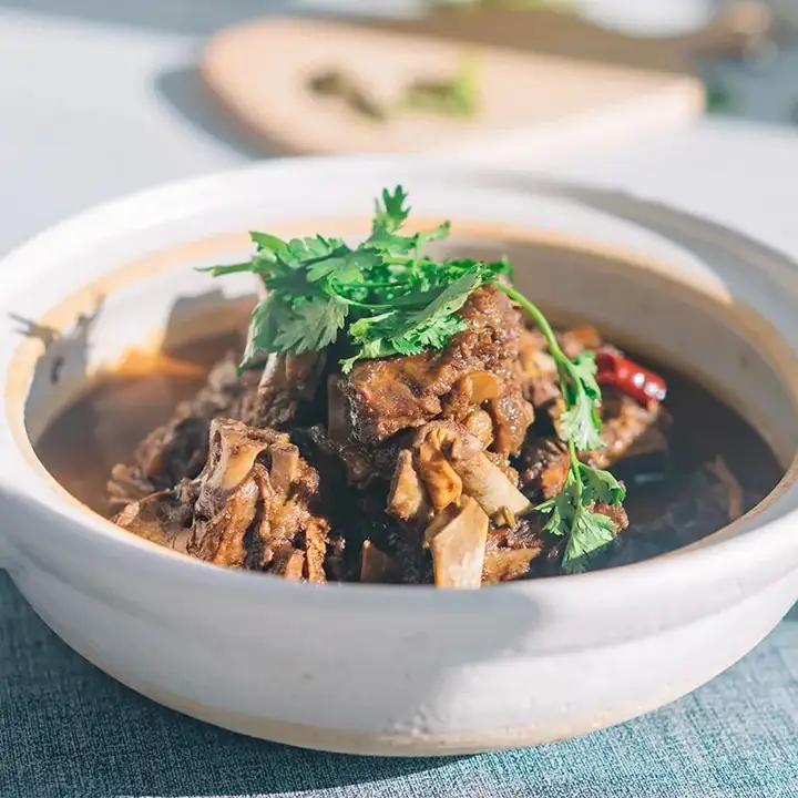 Altay Fat-Tailed Sheep Hand-Grabbed Meat (阿勒泰大尾羊手抓肉) — dish photograph