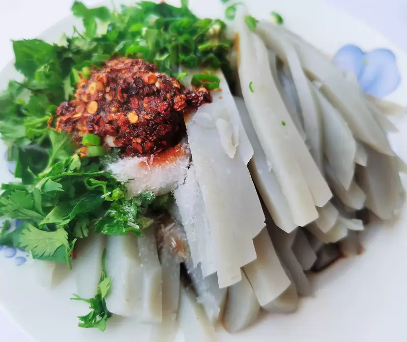 Zhaotong Cold Starch Jelly (昭通凉粉) — dish photograph