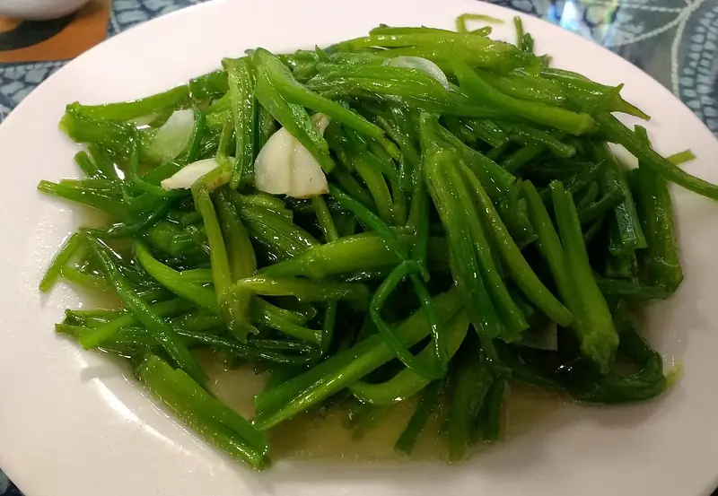 Water Flower Greens (水性杨花) — dish photograph