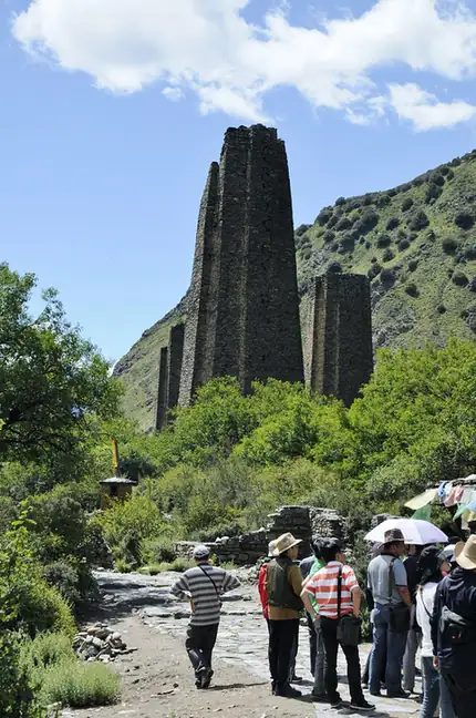 Xiuba Ancient Towers (秀巴古堡)