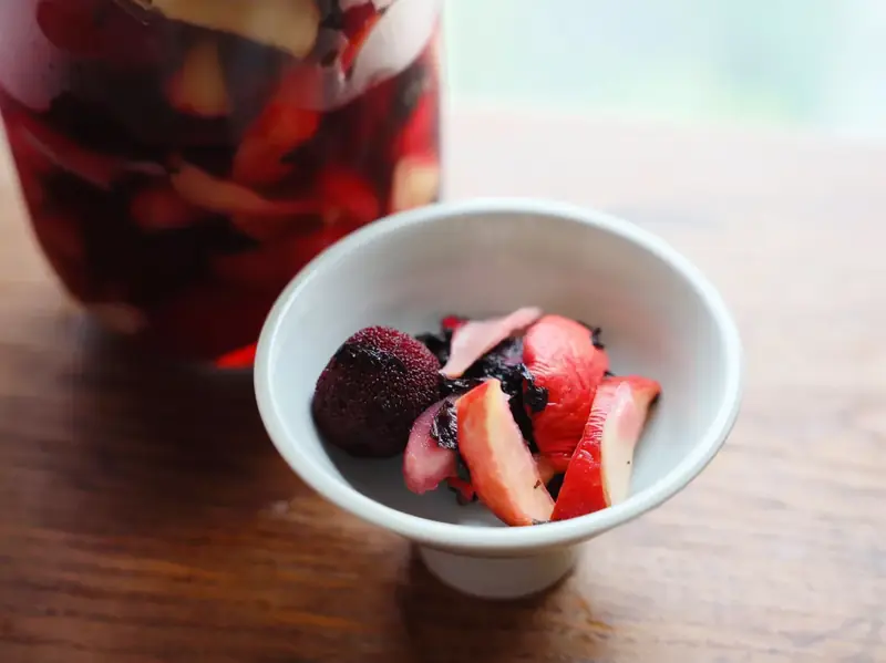 Perilla-Marinated Peaches and Ginger (紫苏桃子姜) — dish photograph