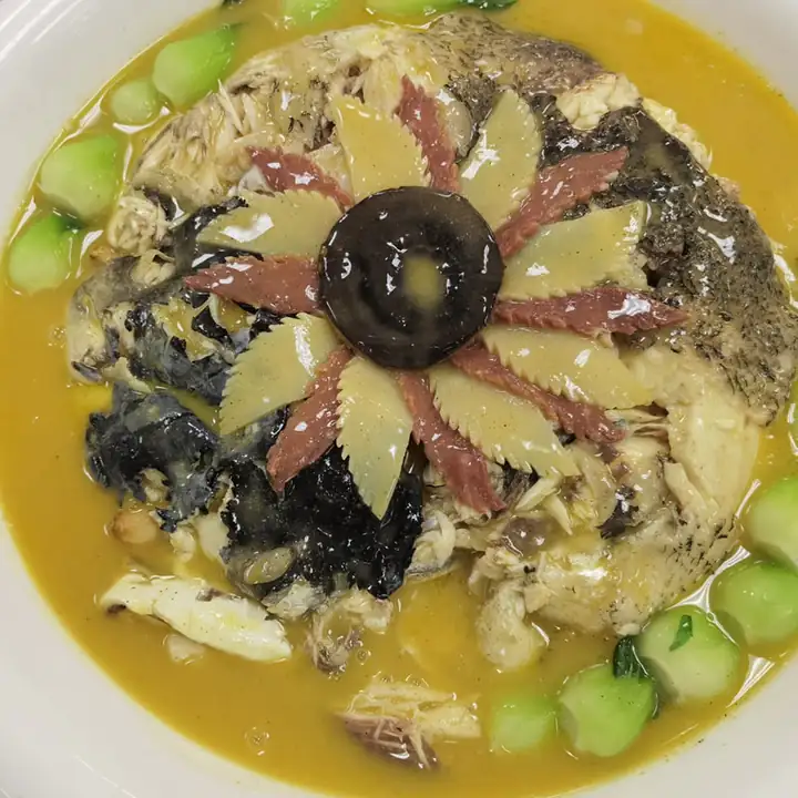 Braised Boned Bighead Carp Head (拆烩鲢鱼头) — dish photograph