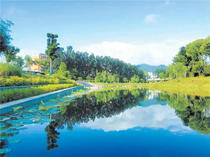 Maojian District (茅箭区) — representative view · 茅箭区河流绿地