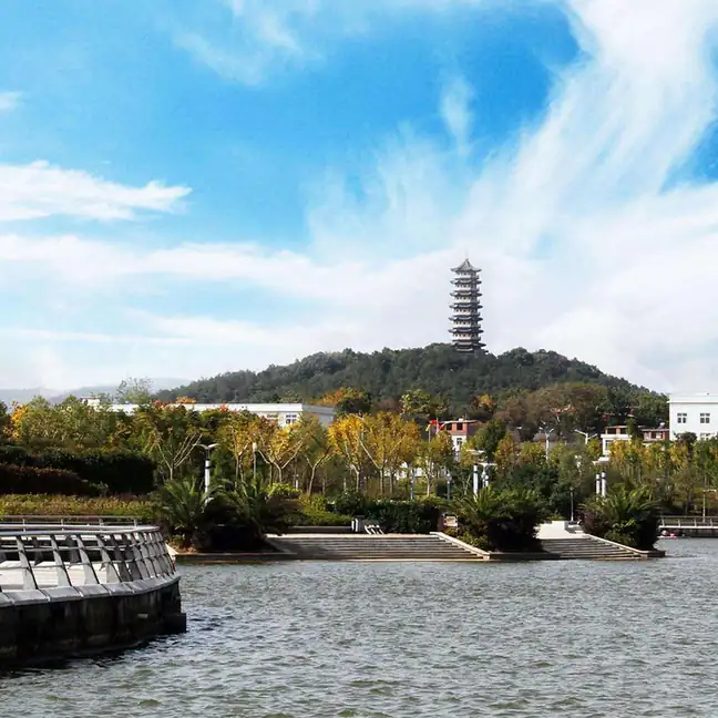 Ruichang (瑞昌市) — representative view · 瑞昌市公园与塔楼