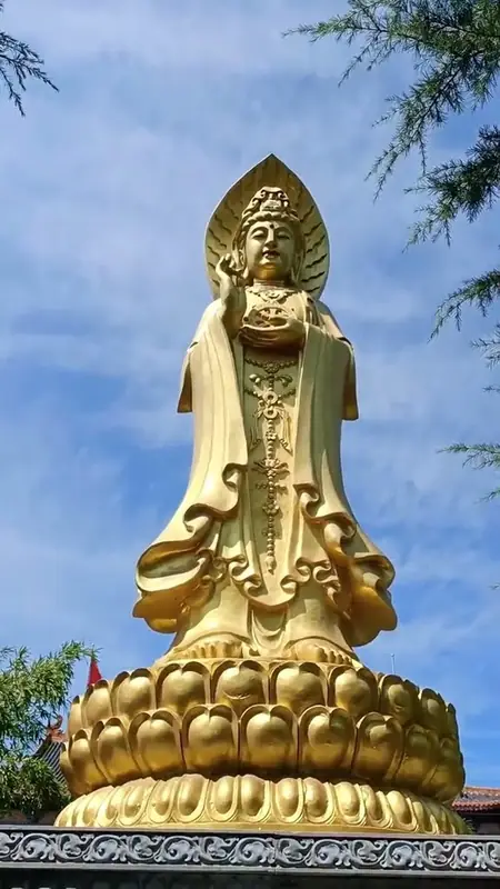 Baixiang County (柏乡县) — representative view · 崇光寺观音像