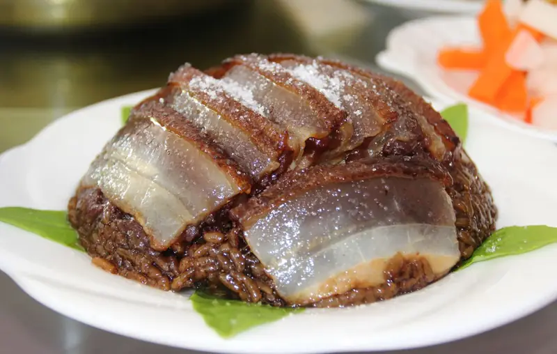 Fried Pork Fat with Mung Bean Paste (夹沙肉) — dish photograph