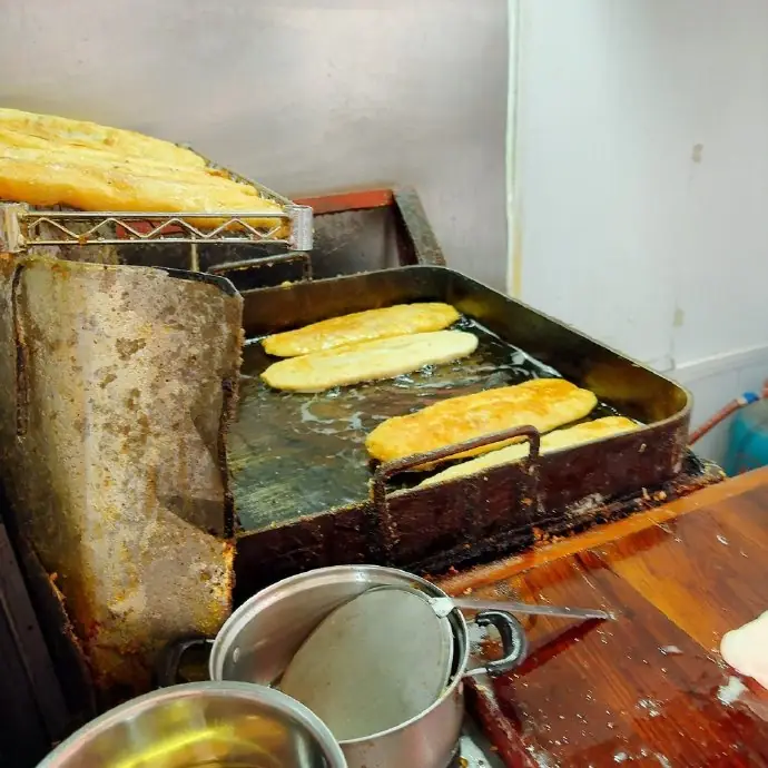 Shazhen Guada Fried Stuffed Flatbread (沙镇呱嗒) — dish photograph