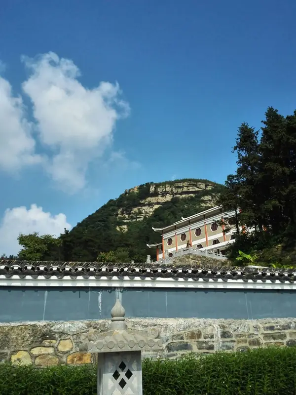 Hong'an County (红安县) — representative view · 红安天台山景观