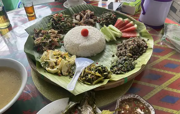 Hand-Eaten Rice Feast (手抓饭) — dish photograph