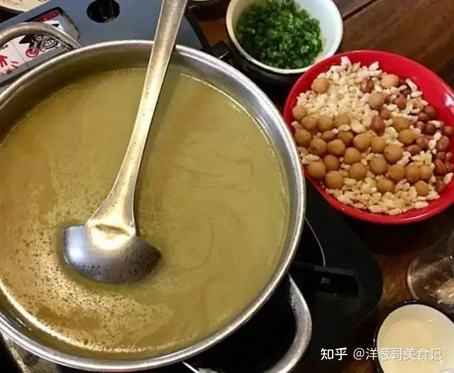 Lanshan Savoury Oil Tea (蓝山油茶) — dish photograph