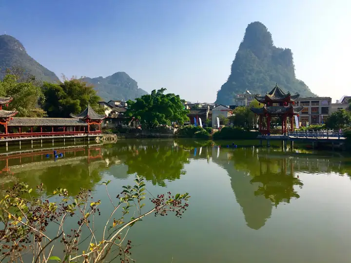 Zhaoping County (昭平县) — representative view · 昭平县古镇山水