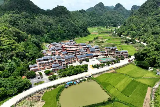 Debao County (德保县) — representative view · 德保县百吃村乡村景观