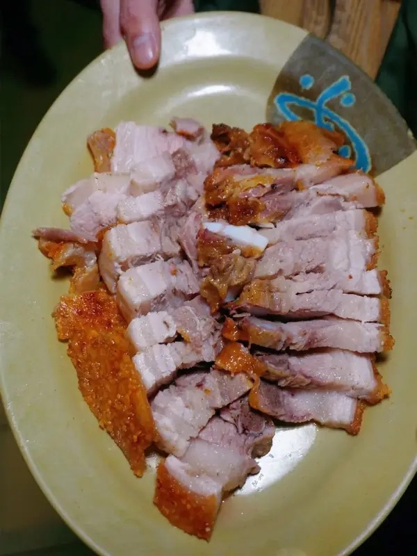 Zhouxin Crispy Roast Pork (洲心烧肉) — dish photograph