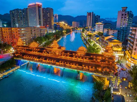 Gongshui River Night View (贡水河夜景)