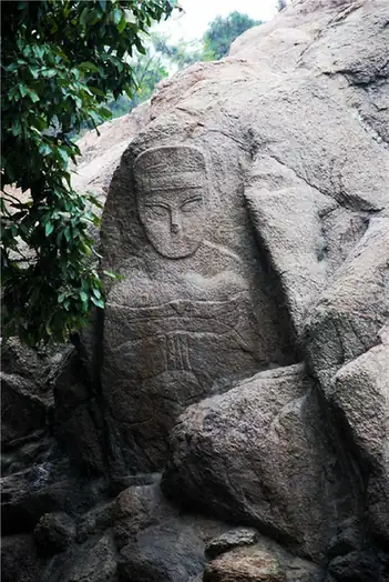 Kongwang Mountain Cliff Statue (孔望山摩崖造像)
