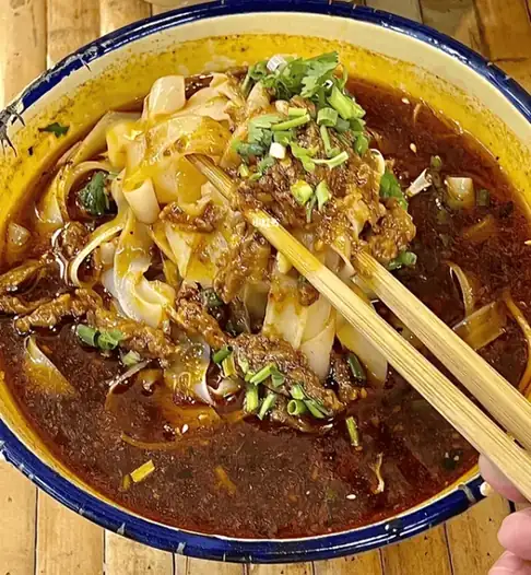 Liuzhi Beef Rice Noodles (六枝牛肉粉) — dish photograph