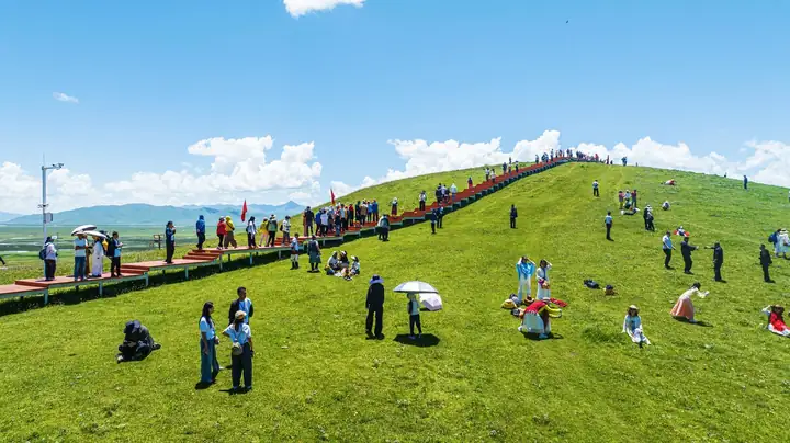 Awancang Wetland Viewing Area (阿万仓湿地正规开放观景区)