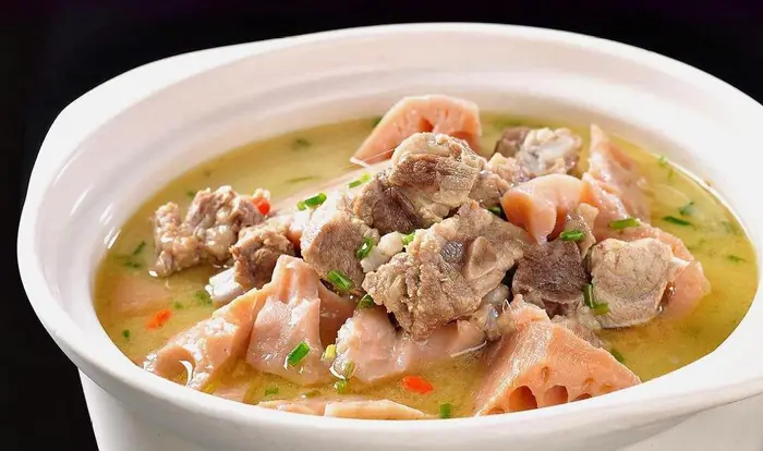 Slow-Simmered Pork Ribs with Lotus Root (莲藕煨排骨) — dish photograph