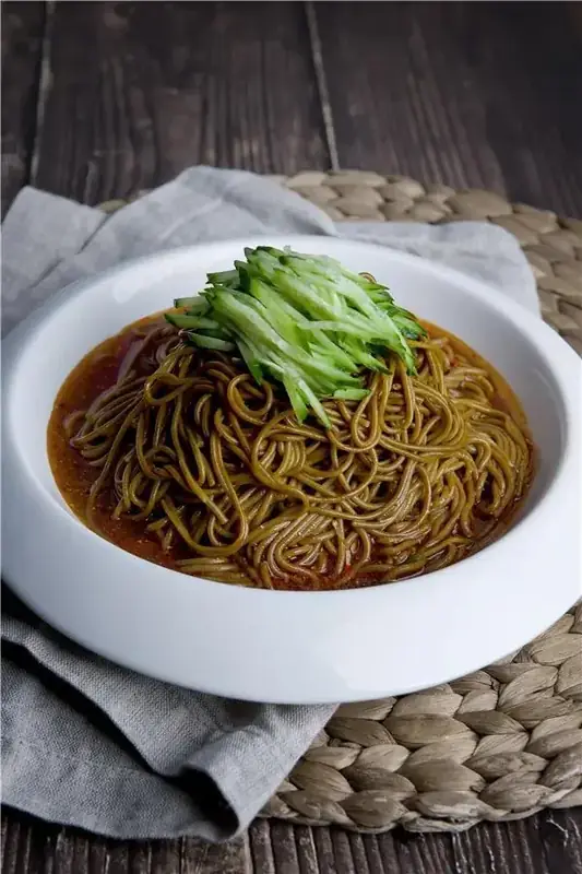 Luochuan Pressed Noodles (洛川饸饹) — dish photograph