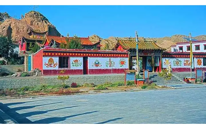 Wenshu Temple Grottoes (文殊寺石窟)