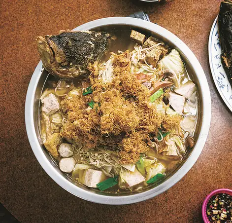 Fish Head Casserole (砂锅鱼头) — dish photograph