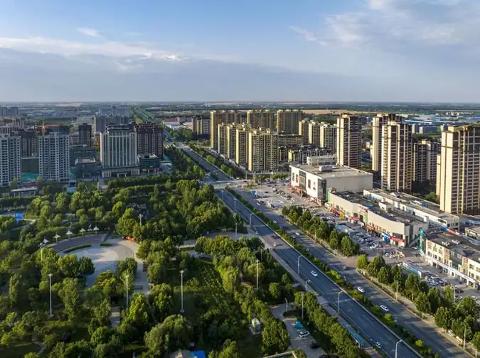 Linxi County (临西县) — representative view · 城区楼房与绿地