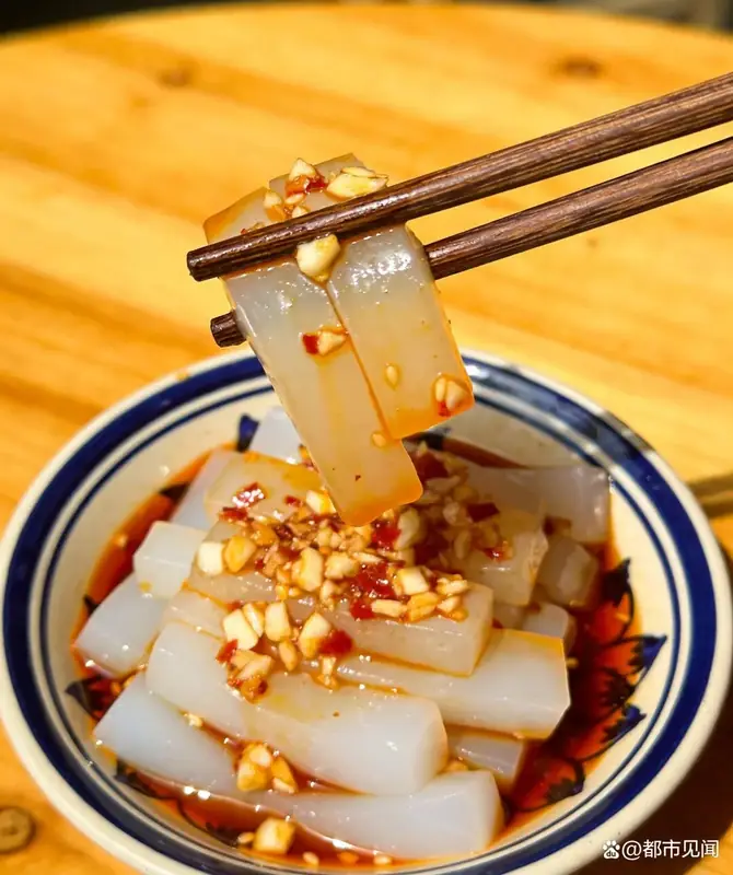Queshan Pea Starch Jelly (确山凉粉) — dish photograph