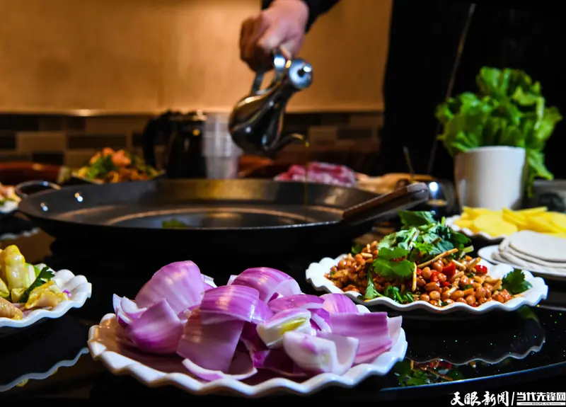 Zhijin Griddle Barbecue (织金烙锅) — dish photograph