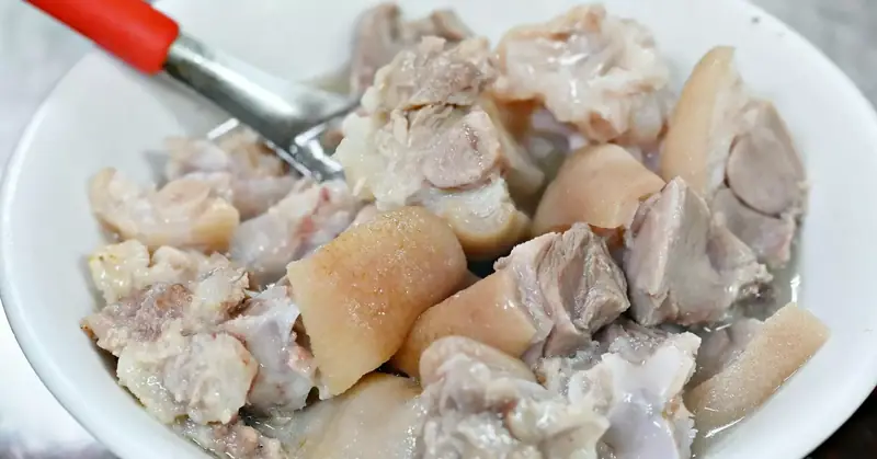 Pig Trotters in Their Own Broth (猪脚原汁) — dish photograph