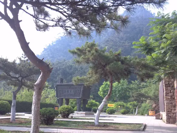 Jingzhong Mountain (景忠山)