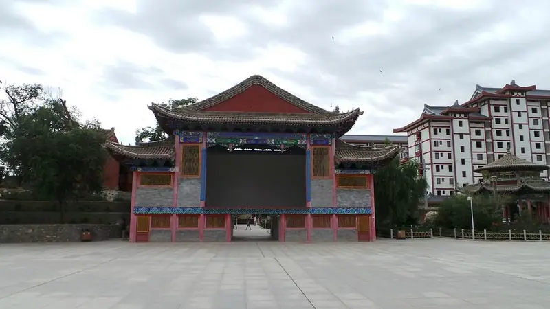 Li Family Dragon Palace (李家龙宫)