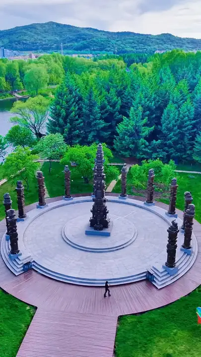 China Lindu Wood Carving park (中国林都木雕园)