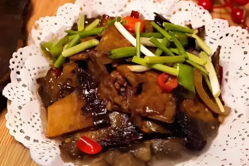 Hong'an Ember-Roasted Dried Gourd (红安煨葫芦) — dish photograph