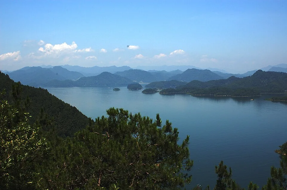 Qiandao Lake · 千岛湖. Photo: 2008-07-05.