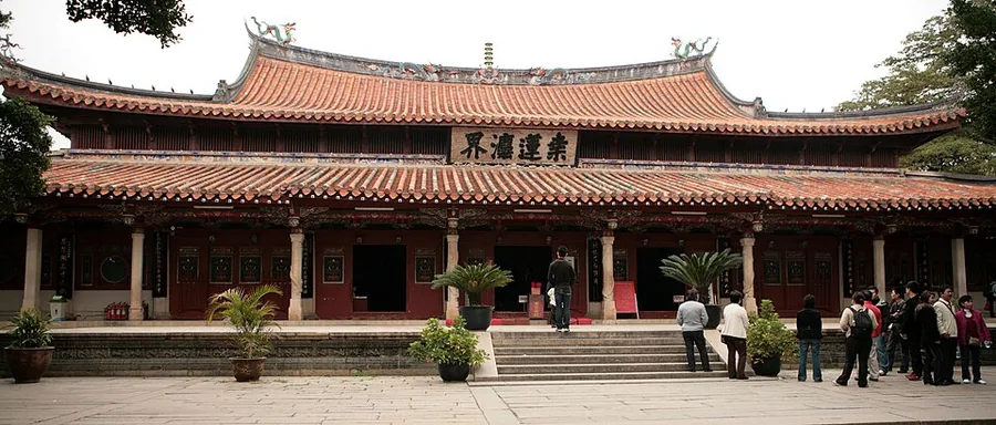 The Mahavira Hall of Kaiyuan Temple in Quanzhou, Fujian.
