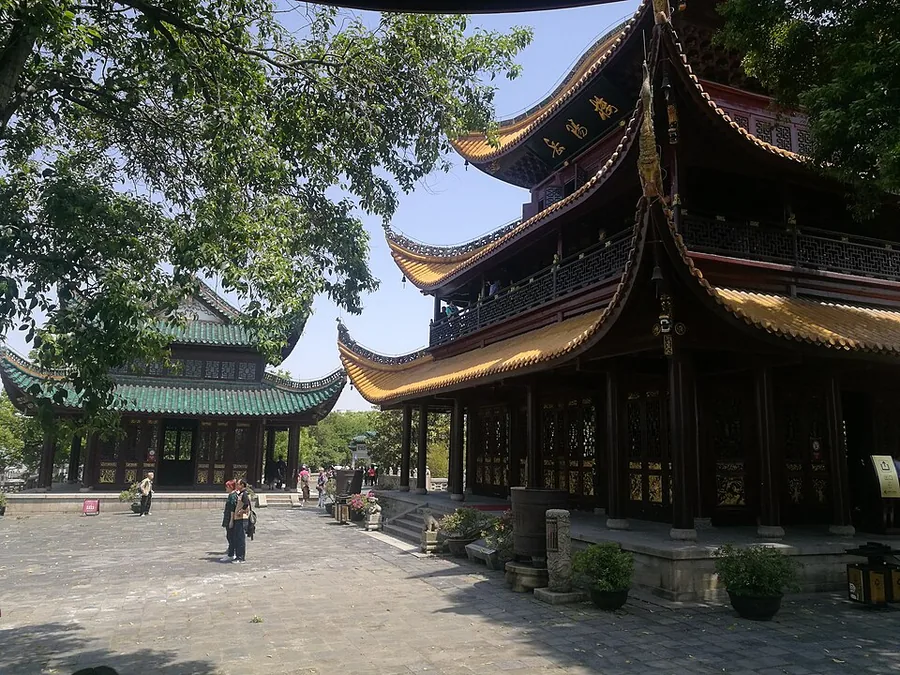 Yueyang Tower, Hunan, seen from the side.